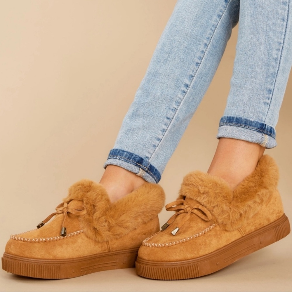 Women’s Chestnut Brown Faux Fur Lined Slip On Moccasin Loafers Size 40